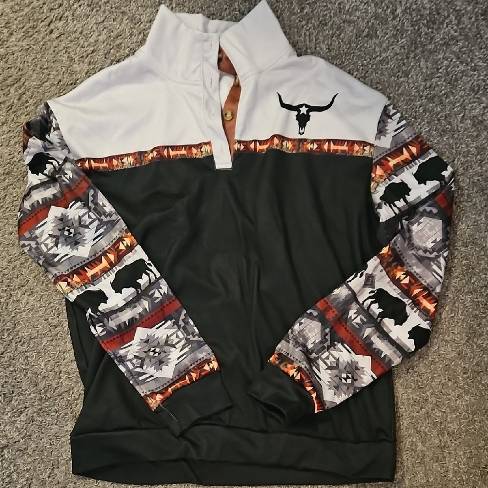 NWOT Stylish Black and White Pullover with Southwestern Pattern